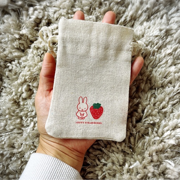 Miffy strawberry bag mini Kinchaku kawaii - Picture 3 of 8